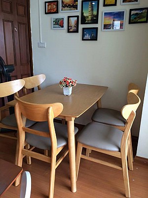 Bàn ăn gỗ tự nhiên bọc da kiểu dáng hiện đại BA-MHG102