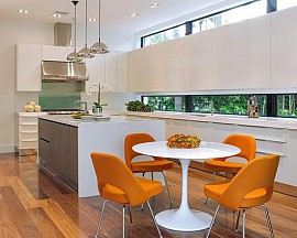 Tủ bếp gỗ MDF dán Acrylic sơn trắng theo thiết kế hiện đại, sang trọng mã bt16