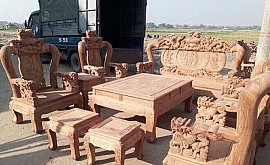 BỘ BÀN GHẾ PHÒNG KHÁCH NGHÊ ĐỈNH GỖ HƯƠNG VÂN CỘT 12, 10 MÓN